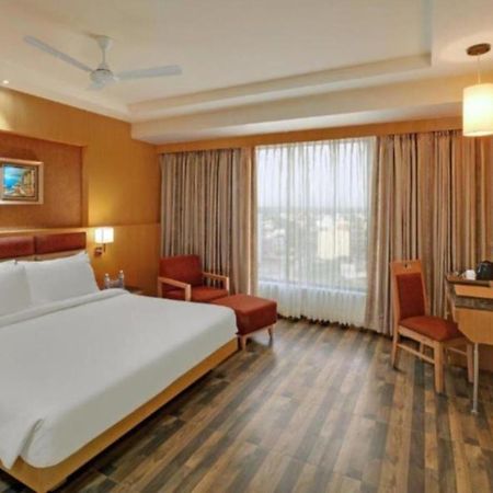 Hotel Seven Inn Near Delhi Airport نيودلهي المظهر الخارجي الصورة