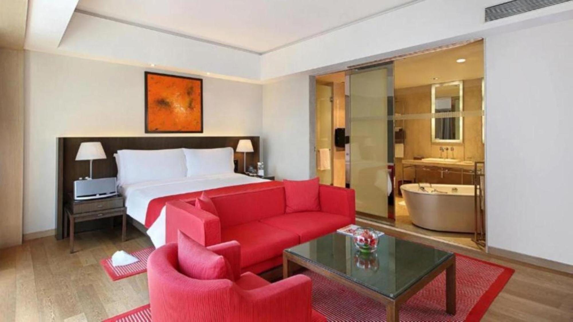 Hotel Seven Inn Near Delhi Airport نيودلهي المظهر الخارجي الصورة